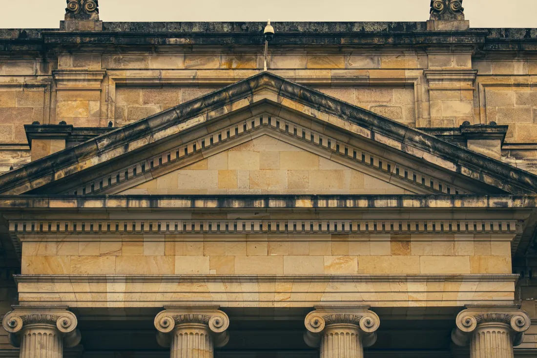 Fassade eines repräsentativen Gebäudes in der Kölner Innenstadt